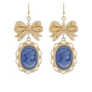 Cameo Oval Bow Earrings